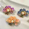 Broche de Mariposa de Cristal Vintage Broche de Animal Camelia de Lujo Ligero de Alta Calidad Hebilla de Pin de Corsage Femenino Ropa