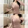 Camiseta básica de punto sexy de manga larga con cuello en V para mujer, ropa interior de otoño e invierno, estilo puro y seductor, diseño ajustado, top bonito