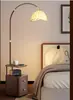 Lámpara de Pie Estilo Medieval Estante Lateral para Sofá de Sala de Estar Mesita de Noche de Dormitorio Lámpara de Pesca Integrada Nueva Atmósfera 2025