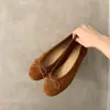 Sapatos estilo fada delicados estilo coreano 2026, sapatilhas de camurça da moda para o outono com estampa de leopardo, sapatos de vovó de salto baixo