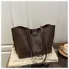 Bolsa Tote Popular de Gran Capacidad Otoño e Invierno 2025 Bolso Cruzado Retro de Hombro Único Bolsa para Estudiantes Universitarios y Viajes Diarios
