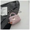 Bolsa de Ombro de Design Nicho Outono/Inverno 2025 Nova Moda Tendência Bolsa Transversal Simples Bolsa Quadrada Pequena para o Dia a Dia