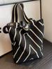 Bolsa Casual de Gran Capacidad Ins Estilo Perezoso de Commuter de Nicho Bolsas Estilo Occidental Atrevido Bolsas Estilo Nórdico