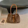 Bolso de Peluche con Textura de Alta Calidad de un Solo Hombro para Mujer Bolso de Moda Temperamento Versátil Bolso Dumpling Gran Capacidad Bolso de Mano para Viajes Diarios Venta al por Mayor