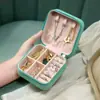 Caja de Joyería Mini Cuadrada de Cuero en Stock Caja Portátil de Almacenamiento para Collares Caja de Regalo para Joyería Caja de Empaque para Joyería de Anillos