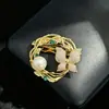 Broche Versátil de Coroa de Borboleta Clássica Incrustada com Pedras, Dupla Utilidade, Clipe de Lenço de Pérola de Alto Padrão, Acessório de Alfinete de Segurança Anti-Exposição para Mulheres