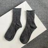 Calcetines altos de tubo a rayas con letras retro rojas y grises, estilo académico, calcetines de moda ondulados, una generación de cabello