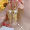 Aretes de Borla de Perla Roja Envolventes de Lujo Ligero de Alta Gama para Mujer, Elegantes, Combinables con Todo, Nuevos Aretes Largos 2023