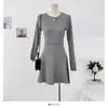 Vestido de Punto Pulóver de Cuello Redondo y Manga Larga Estilo Coreano para Mujer Otoño Nuevo Ajustado Aspecto Adelgazante Falda de Punto Trenzado Retorcido Línea A