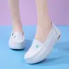 Zapatos de enfermera para mujer, nuevo modelo de otoño, con amortiguación de aire, cómodos y no fatigantes, suela suave, transpirables, antideslizantes, zapatos de trabajo médicos blancos, en stock