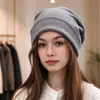 Gorro de pelúcia liso com aba dobrada, quente, proteção para as orelhas, chapéu para clima frio, touca versátil, chapéu de tricô, faz o rosto parecer menor, simples, atacado