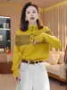 Suéter Jacquard Fair Isle Retrô para Mulheres Outono/Inverno 2025 Gola Alta Meia Botões Malha Grossa Elegante Redutor de Idade Camisa Base
