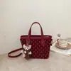 2026 Bolso de Hombro Nuevo Personalidad Casual Lunares Bolso de Mano Estético Alto Valor Elegante Viaje Cruzado Pequeño Cuadrado
