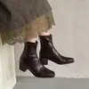 Botas Femininas 2025 Novas Botas Chelsea de Salto Grosso com Bico Quadrado Couro Genuíno Super Macias Botas Emagrecedoras Botas Curtas Retrô
