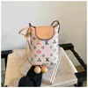 Bolso Cubo de Verano 2026 de Alto Estilo para Mujer, Bolso Cruzado Único y Elegante de un Solo Hombro, Bolso Sencillo de Color Sólido para Teléfono