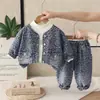 Conjunto de Ropa para Niñas Primavera y Otoño 2026 Niños Estampado de Leopardo Mezclilla Conjunto de Tres Piezas Bebé Estilo Coreano Primavera y Otoño Moderno Nuevo Venta al por Mayor