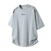 Camiseta Casual de Manga Curta Estilo Americano para Homens, Verão com Caimento Solto, Fechamento com Botão no Ombro e Bordado de Letra, Camiseta de Meia Manga