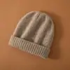 Nueva colección otoño/invierno 2024: Gorros unisex de cachemira, de color liso a la moda, gorros versátiles, gorros de punto para mujer