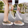 Zapatos de lona transpirables de color liso con suela gruesa y punta redonda para mujer, nuevas zapatillas deportivas casuales slip-on de otoño 2026, zapatos blancos
