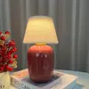 Lámpara de mesa cerámica minimalista nórdica, lámpara de noche moderna de lujo ligero para sala de estar y dormitorio, lámpara de mesa recargable decorativa acogedora, roja