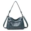 Bolsa Feminina de Couro Macio Mais Vendida Transfronteiriça 2025 Nova Bolsa Transversal Simples de Grande Capacidade Elegante Bolsa de Ombro Axilar