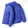 2026 Inverno Novo Masculino Leve Curto Moda Casual Jaqueta de Algodão com Penas Slim Fit Quente com Capuz Estiloso Roupa Externa