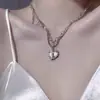 Colar Coração de Concha para Mulheres, Design de Nicho, Luxo Leve, Versátil, Corrente de Clavícula Laço de Amizade, Corrente de Pescoço Única, Exquisite