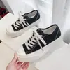 Tênis de Lona com Sola Grossa Estampa de Grou Branco Feminino Ins Estilo Japonês Fofo Tênis de Prancha Cabeça Grande Outono Novo Versátil Estudante Cano Baixo