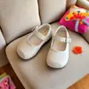 Zapatos de Princesa de Encaje con Lazo y Perlas para Niñas 2026 Otoño Nuevo Estilo Coreano Zapatos de Cuero Negro de Suela Suave para Niños