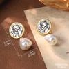 Pendientes vintage de flores con perlas de alta gama, diseño de broche antiguo de estilo medio, ligeros y lujosos, con broche de plata francesa.