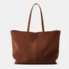 2026 Nova Bolsa Tote de Ombro Casual para Trabalho de Couro de Fibra de Vaca Retro de Grande Capacidade Outono e Inverno para Mulheres