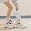Tênis de Treino Alemão de Aparência Elevada com Sola Grossa Estilo Ins Tênis Casuais 2025 Novos Versáteis Estilo Coreano Esportivos Mais Vendidos Sapatos Brancos para Mulheres