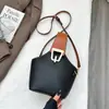 Bolsa Saco de Ombro Único Color Block Casual Simples Feminina Nova Tendência Moda Textura Primavera 2026