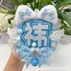 Qizhenkai Pingente de Crachá com Letra Única Tecido Não Tecido Produto Artesanal Suporte para Shows de Celebridades Ornamento Pendurado Refletivo