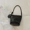 Bolso cubo tejido de nicho casual estilo coreano para mujer, nuevo bolso de hombro de moda, bolso de hombro y cruzado para commuting