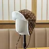 Nuevo Sombrero de Felpa Retro de Lunares Estilo Lei Feng para Mujer en Otoño e Invierno, Cálido y Protector de Orejas, Sombrero Volador a Prueba de Viento de Doble Cara que Hace el Rostro Más Pequeño