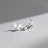 Pendiente pequeño de mariposa de plata S999 para mujer, novedad 2024, pendiente con agujero para la oreja de temperamento dulce, clavo de hueso para la oreja C01173