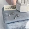 Pendientes Geométricos de Rombo Europeos y Americanos Personalizados, Pendientes de Diseño de Nicho Retro de Lujo Ligero, Pendientes para Mujer, Pendientes Elegantes y de Moda