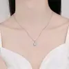 Colar com Pingente Pequeno Sol de Cobre Branco Transfronteiriço Acessórios Femininos Nicho Luxo Leve High-End Pingente Redondo Corrente de Clavícula Atacado