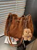 Bolso de Cadena Retro de Aspecto Elevado para Mujer 2025 Nuevo Bolso Cubo de Gamuza Gran Capacidad Bolso de Hombro Único para Mujer