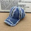 Boné de Baseball Retrô Americano em Jeans para Primavera/Verão com Bordas Desfiadas, Bordado Vintage, Aba Macia, Chapéu de Sol Tendência Unissex