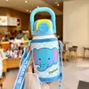 Nueva botella de agua térmica elegante y linda con temática de dibujos animados para niños, con un diseño de doble pajita para beber, perfecta para que los estudiantes la usen en la escuela o para actividades al aire libre