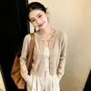 Cárdigan de punto retro con forma de corazón y hebilla dorada pequeña, estilo japonés y coreano, para mujer, una prenda de abrigo de moda para otoño/invierno, perfecta para capas casuales.