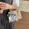 A nova bolsa de mão fashion da Henggeng é uma bolsa Lady Dior acolchoada de luxo leve, uma bolsa feminina transfronteiriça com um toque de alta qualidade, adequada para o trabalho, como bolsa de ombro ou transversal.