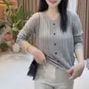Suéter de cuello en V, un top de dos piezas moderno y popular, nueva colección de otoño para mujer, corte holgado, suéter de punto fino para usar en capas