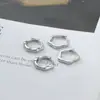 Baño de oro real un par de pendientes de traje de dos pares para mujer para dormir sin quitárselos pendientes geométricos en forma de C de pétalo pendientes versátiles