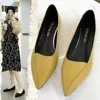 Sapatos Sociais Confortáveis de Solado Macio para Mulheres 2025 Primavera e Verão Novo Estilo Bico Fino Sapatos Baixos Sapatos Profissionais para Mulheres Sapatos de Trabalho para Mulheres