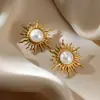 Brincos redondos de aço inoxidável com banho de ouro 18K europeus e americanos para uso transfronteiriço, brincos geométricos, joias de orelha com textura trançada e imitação de pérola