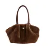 Bolso de mano de felpa para otoño e invierno, bolso de hombro elegante y esponjoso para mujer, nuevo diseño 2026, bolso tote versátil