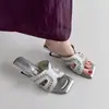 Sandálias femininas elegantes estilo francês com design de salto único, primavera/verão, couro de peixe, 5cm, bico quadrado fashion, salto médio, bico aberto, modelo slip-on